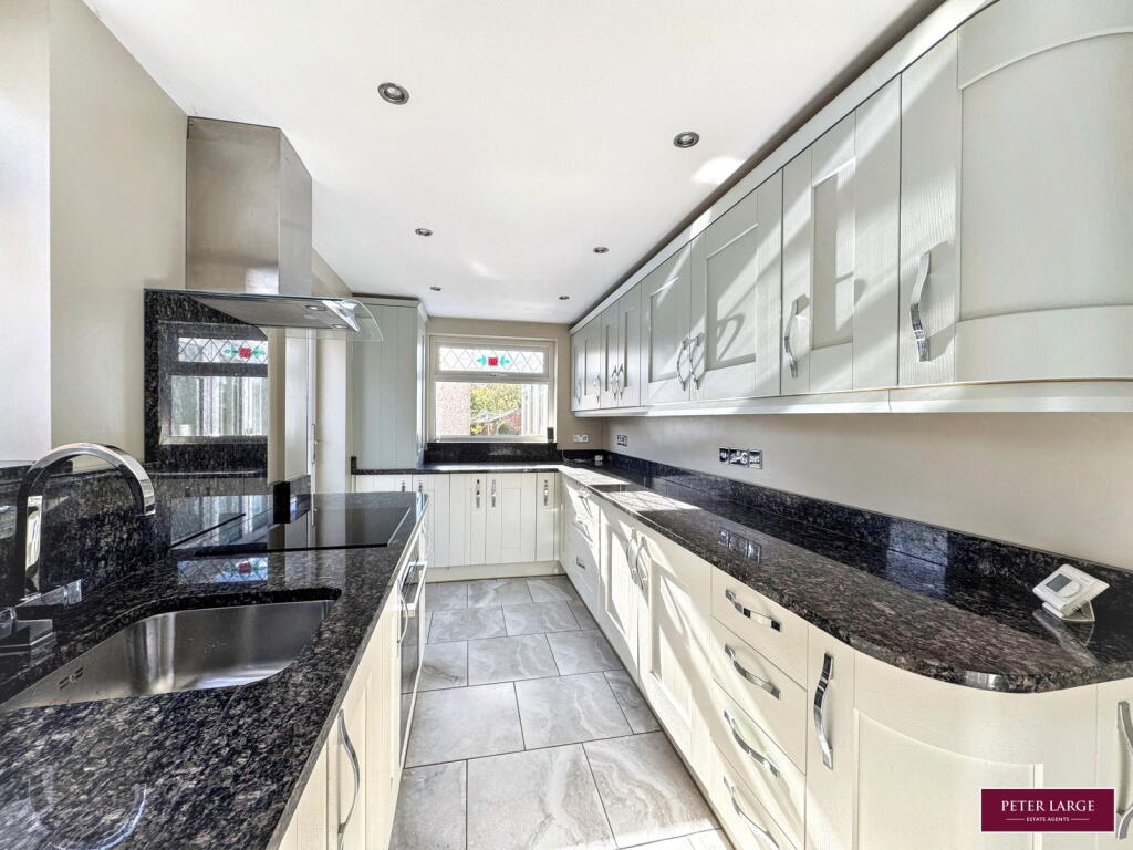 Grange Avenue Rhyl LL18 4AR photo 2