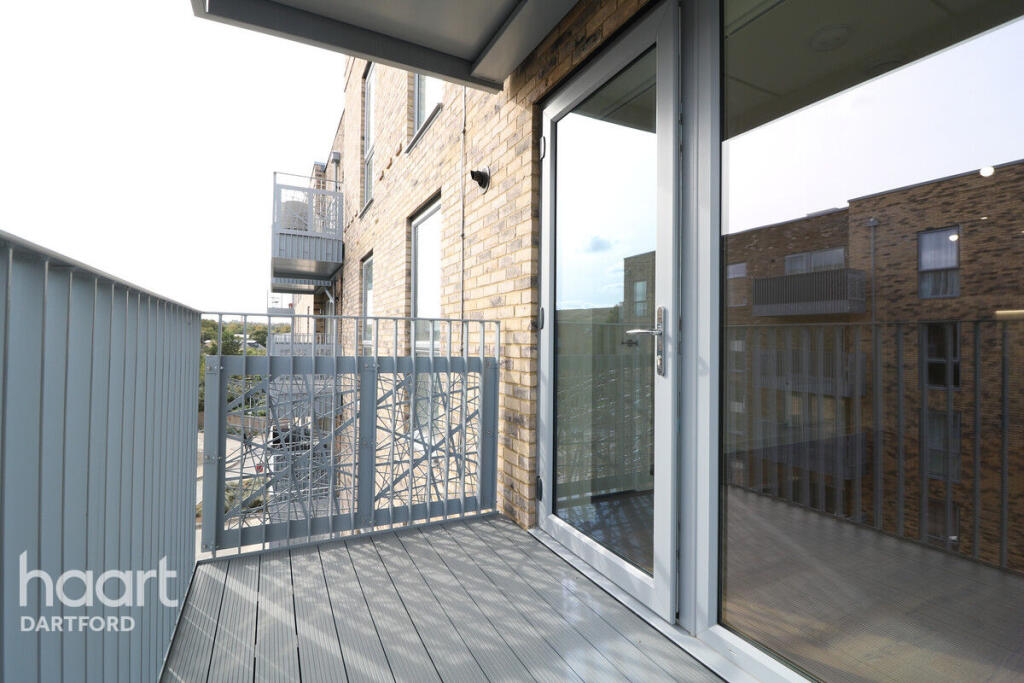 Apartment in Dartford, Stone - View 4