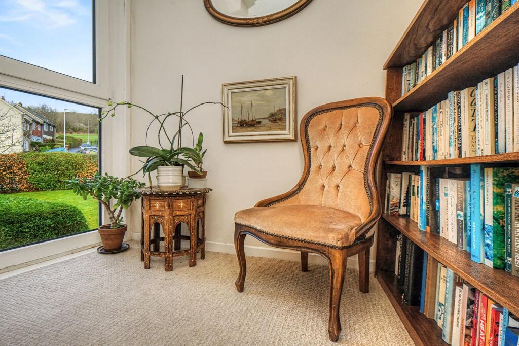 Lady Nairne Crescent, Edinburgh, EH8 - More
