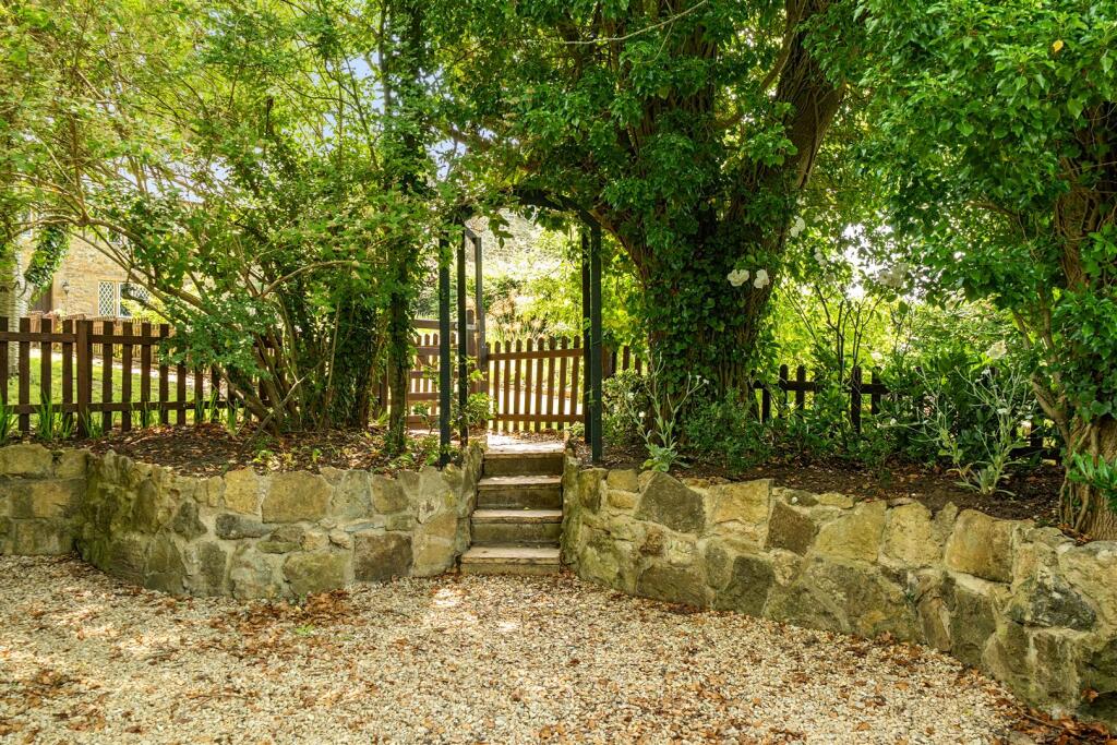 School Cottages, Barwick, Yeovil photo 5