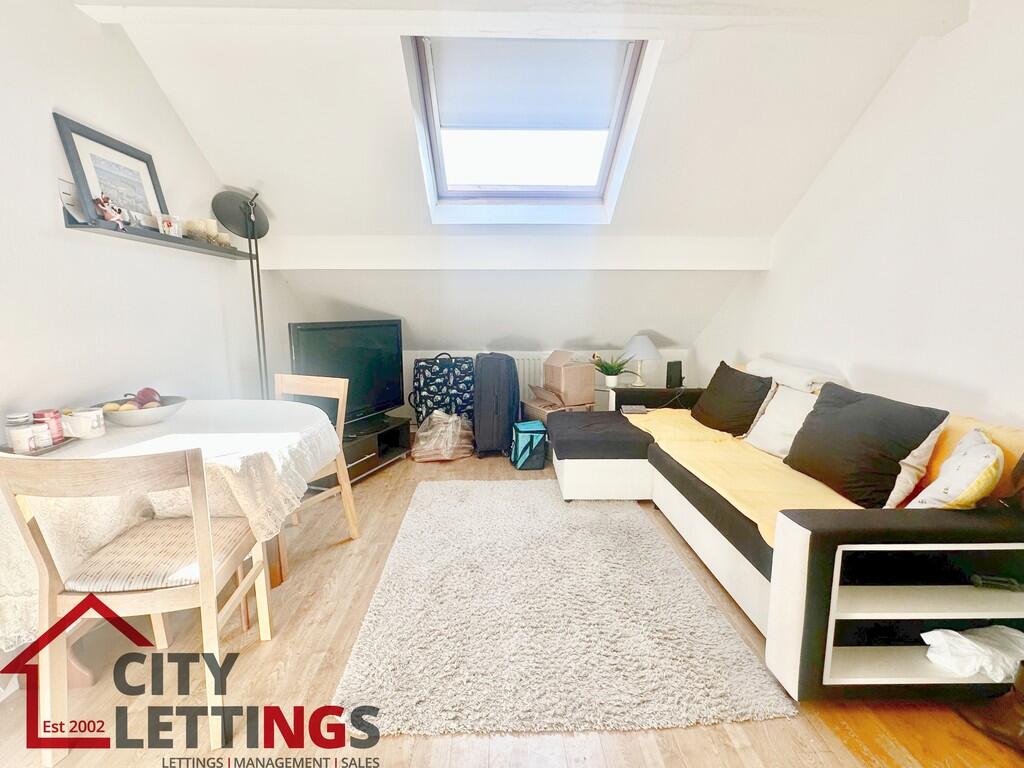 Apartment in Nottingham - View 3