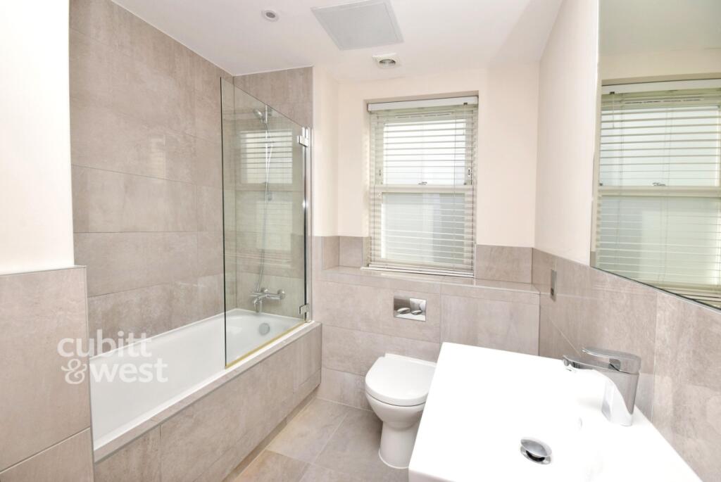 Apartment in Redhill - View 5
