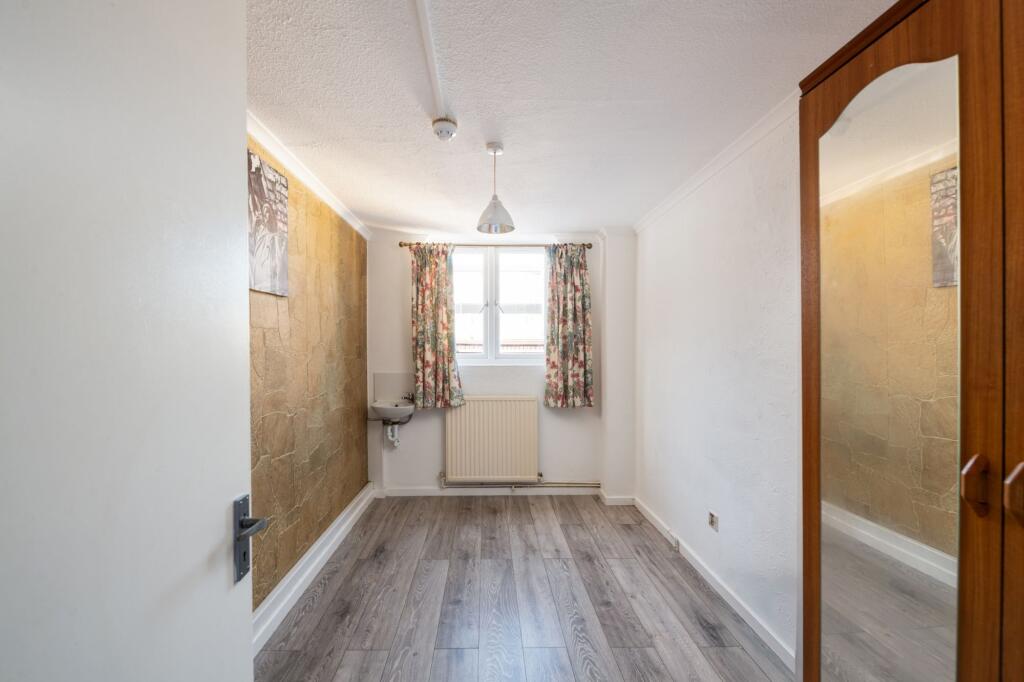 House in Redhill - View 5