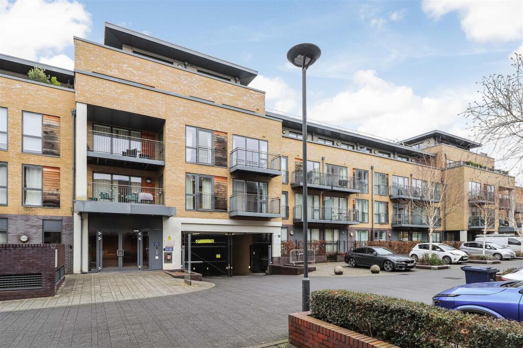 Main image of property: Kingsley Walk, Cambridge