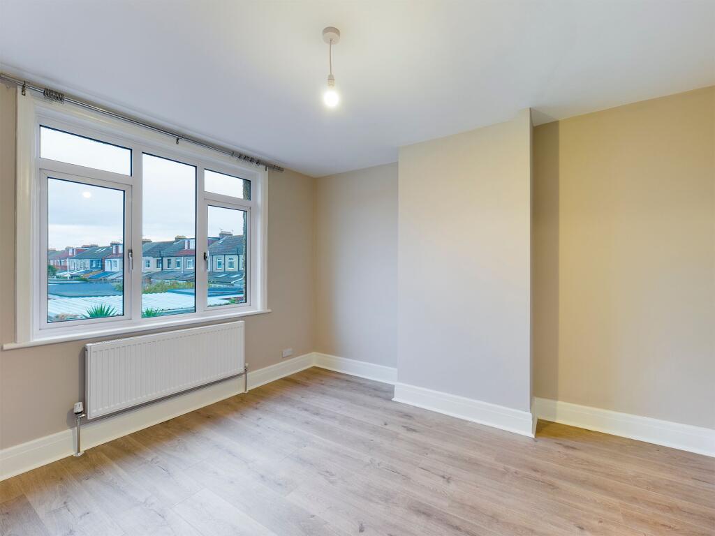 House in Portsmouth - More