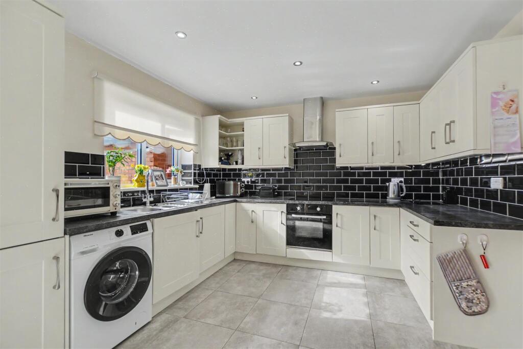 House in Nottingham, Stapleford - View 4