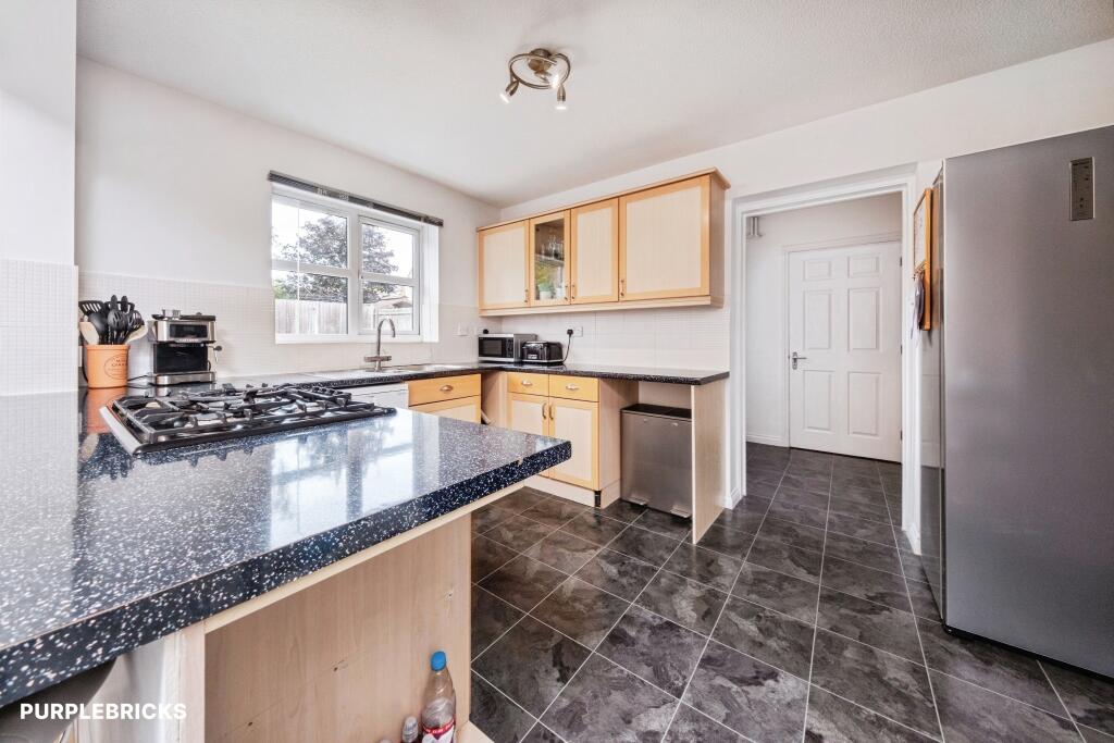 House in Flitwick, Central Bedfordshire - More