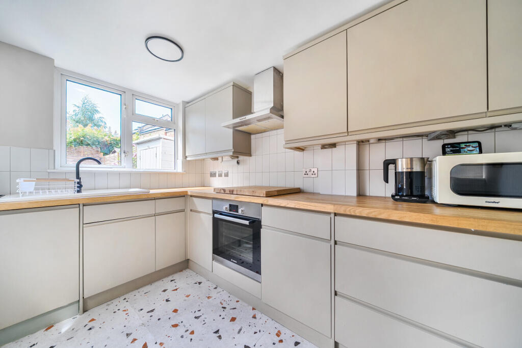 House in London - View 5