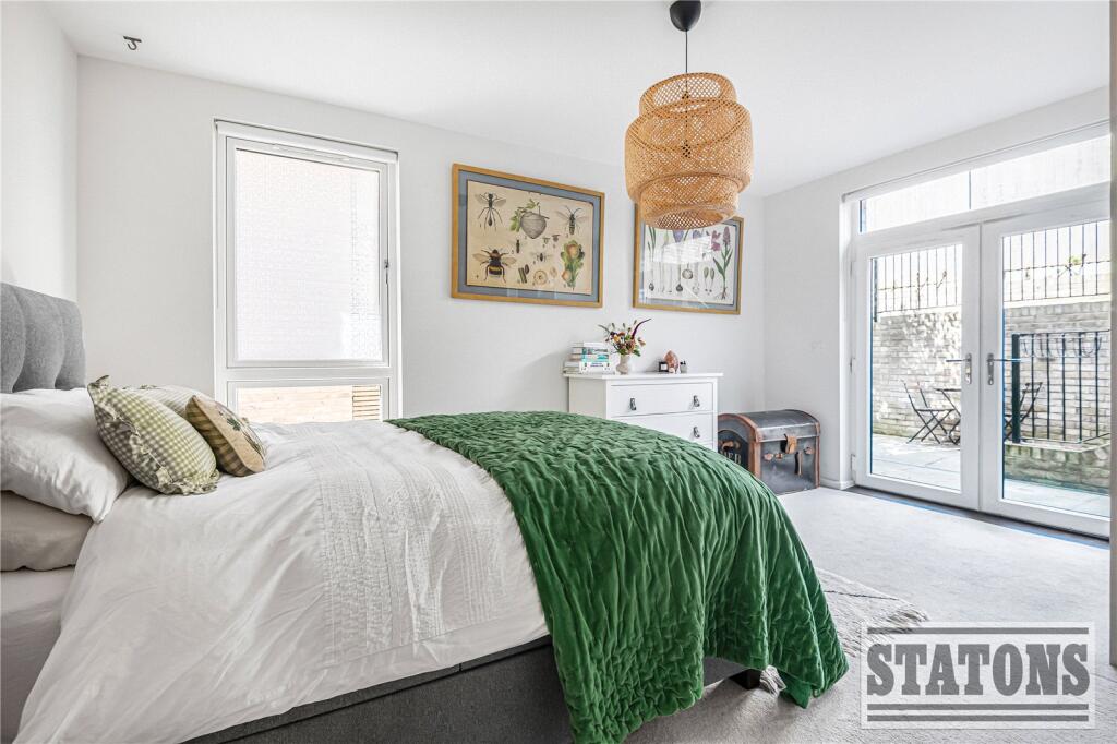 Apartment in Enfield - View 5