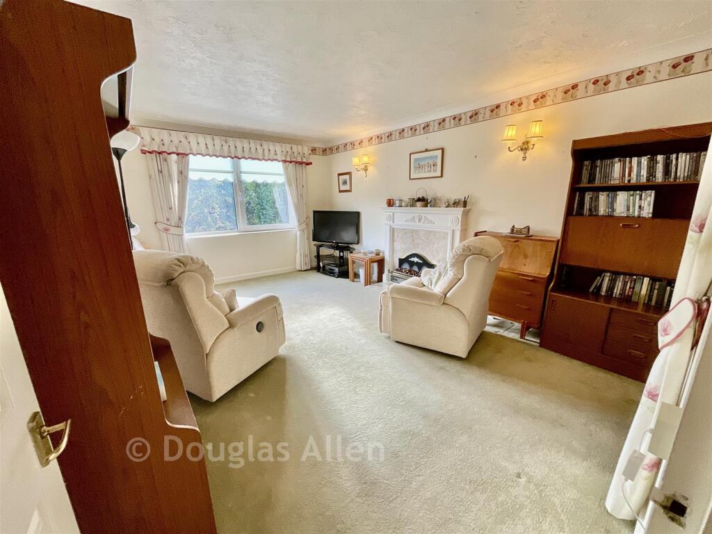 Fentiman Way, Hornchurch, Essex photo 4
