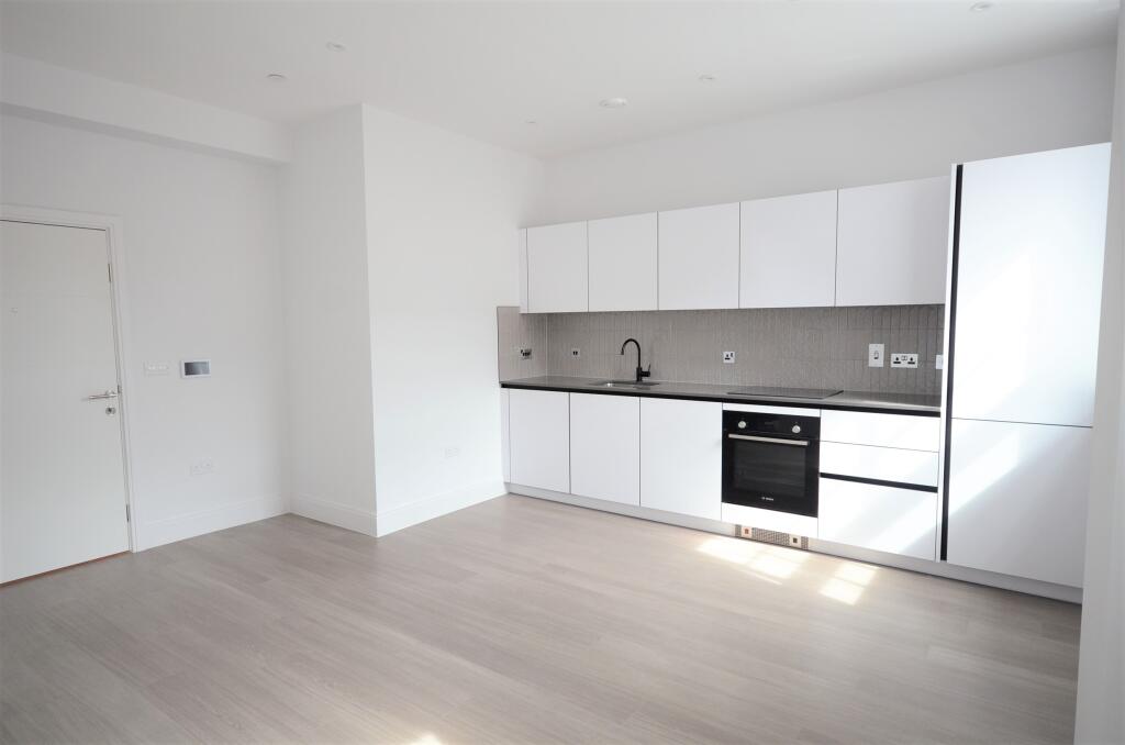 Apartment in Slough - View 2
