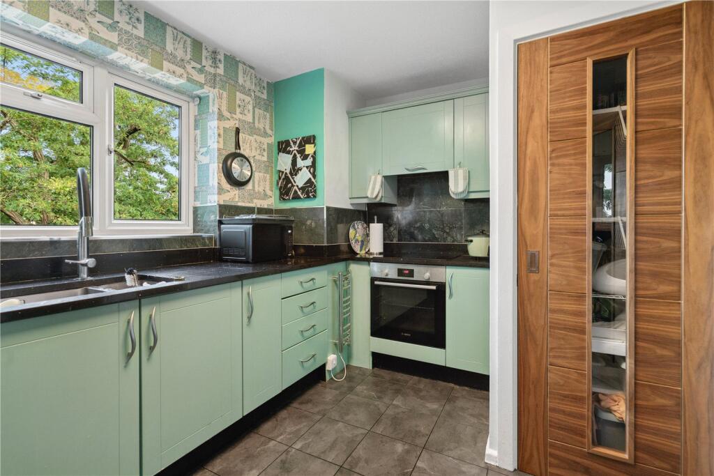 Apartment in Twickenham - View 5
