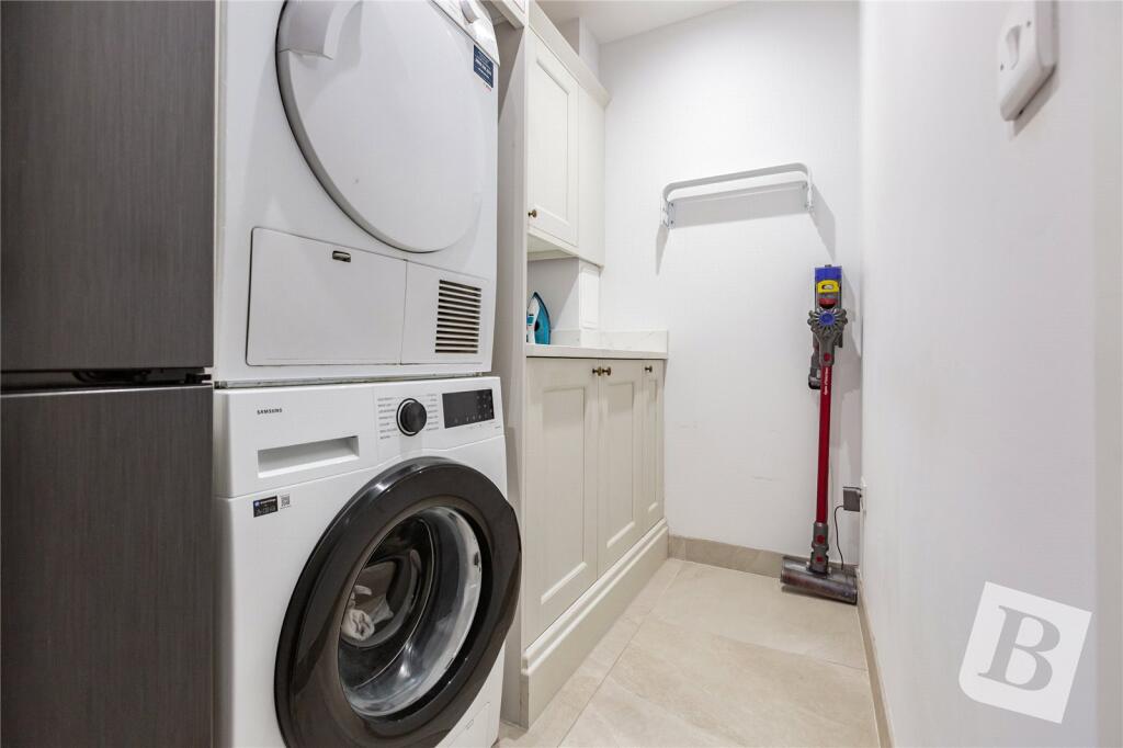 House in London - View 5