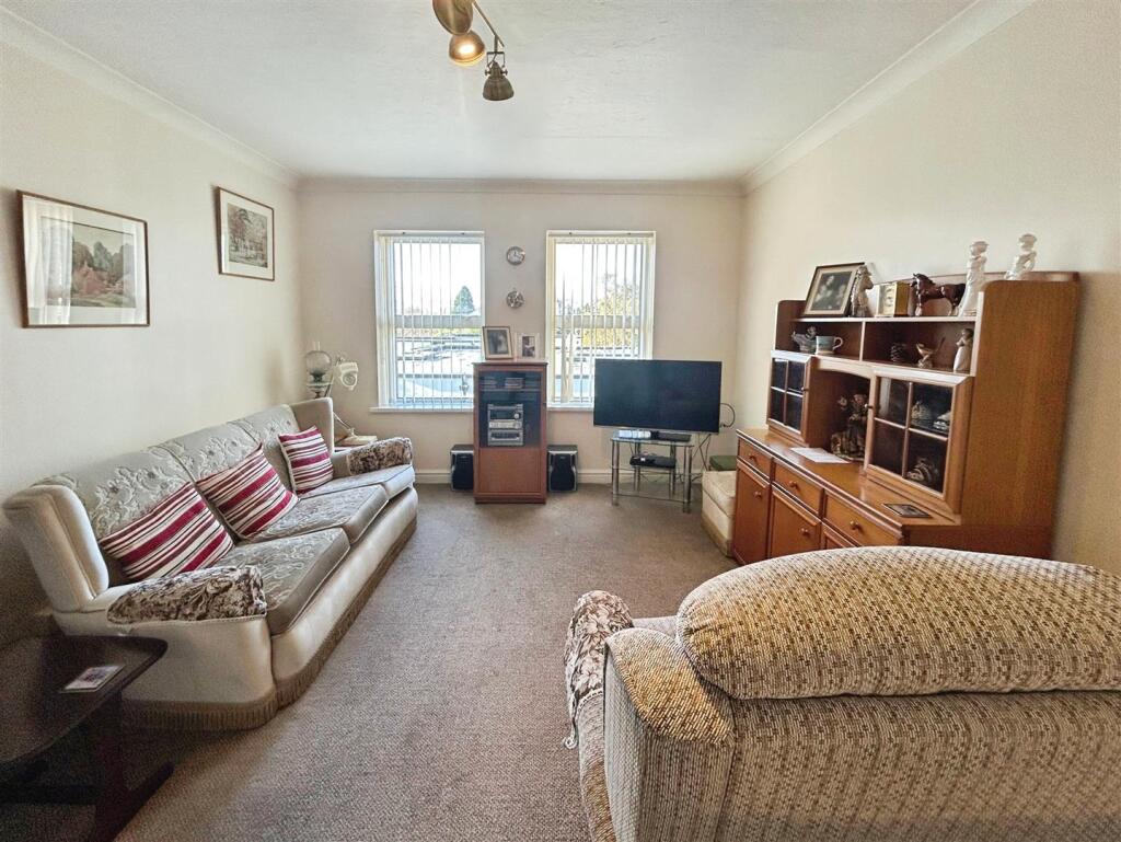 Binswood Avenue, Leamington Spa photo 4