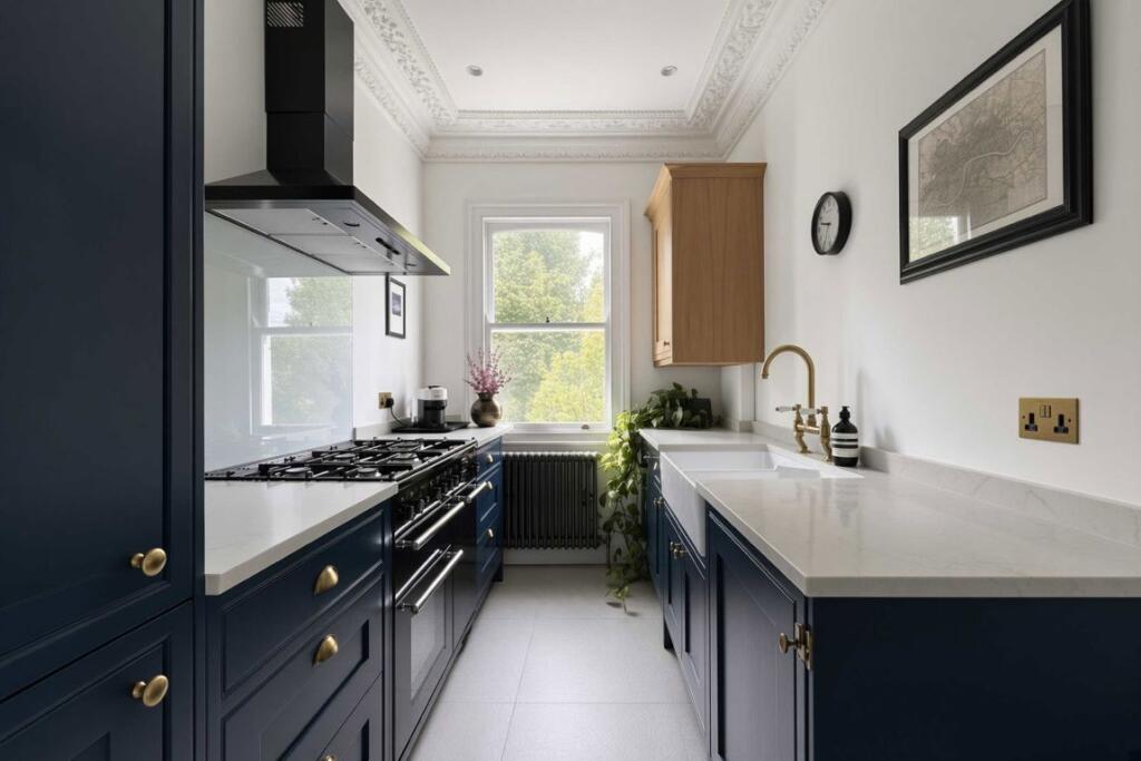Apartment in London, Shepherd's Bush - View 2