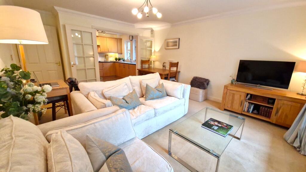 London Road, Ascot photo 2