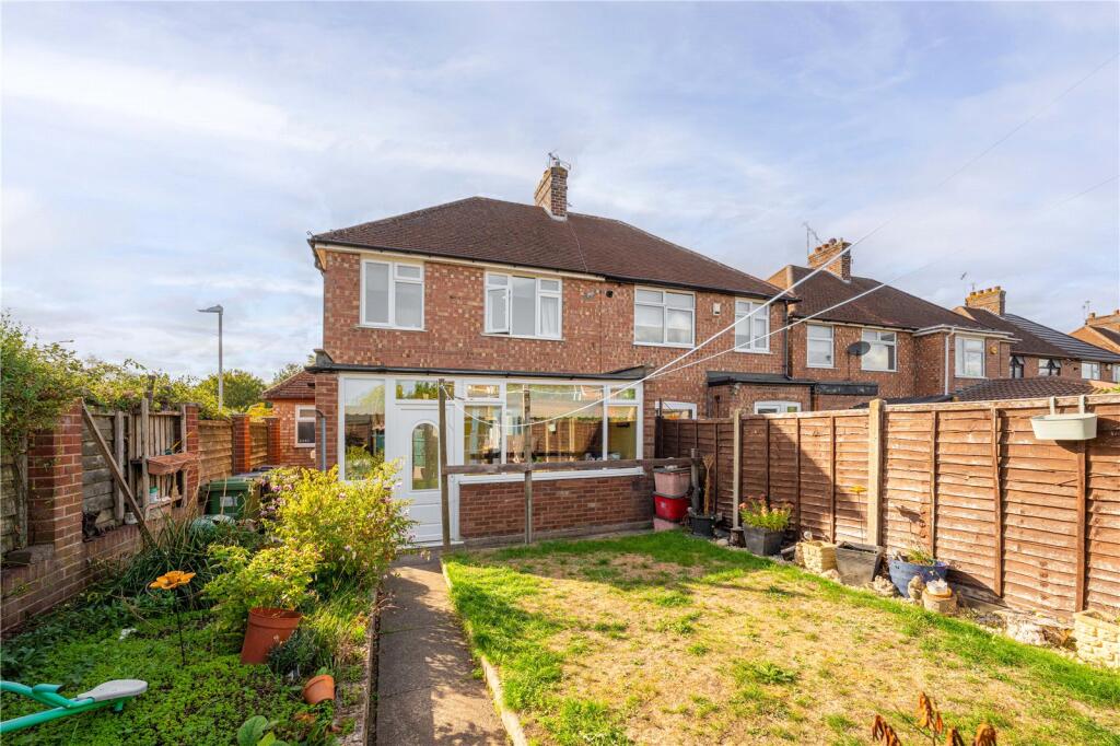 Main image of property: Tachbrook Road, Whitnash, CV31