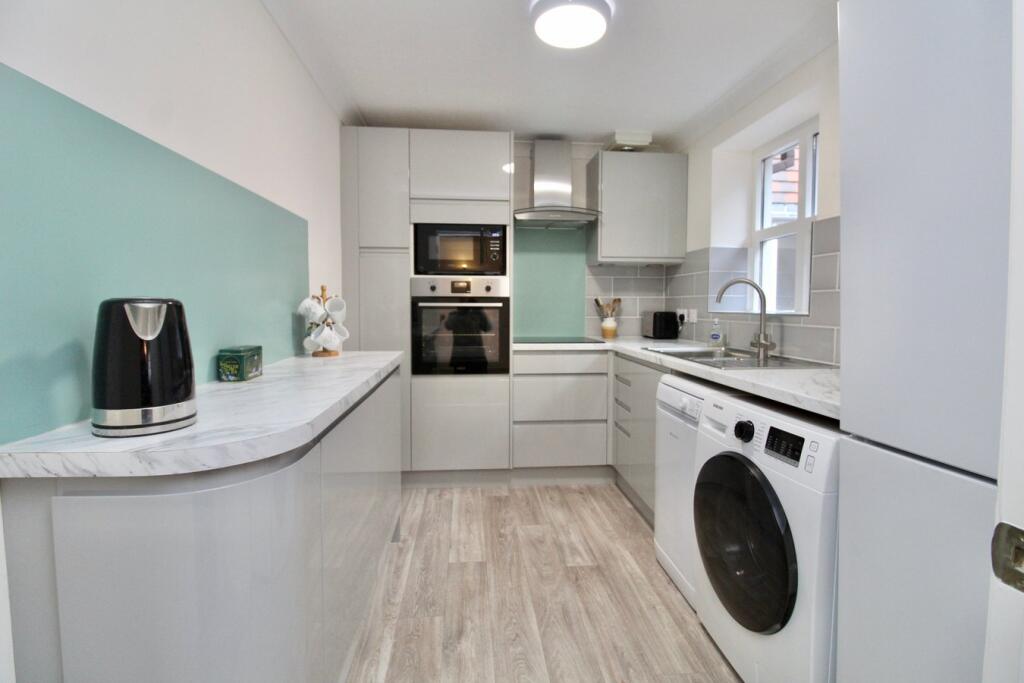 Monmouth Court, Church Lane, Lymington, SO41 photo 3