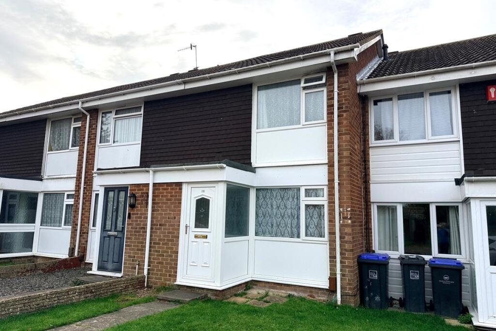 2-bed terraced on Vancouver Road, Durrington, Worthing, West Sussex, BN13 2TG, £280,000