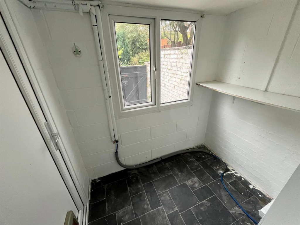 House in Tameside, Mossley - View 5