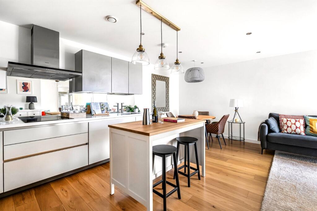 Apartment in London - View 2