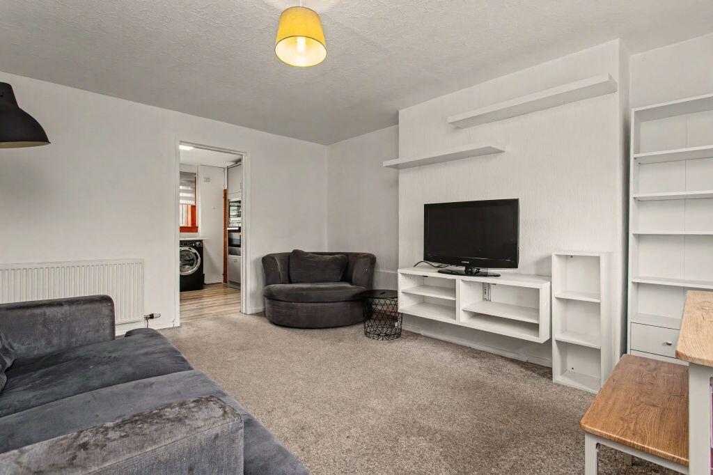 Apartment in Paisley, Renfrewshire - View 4
