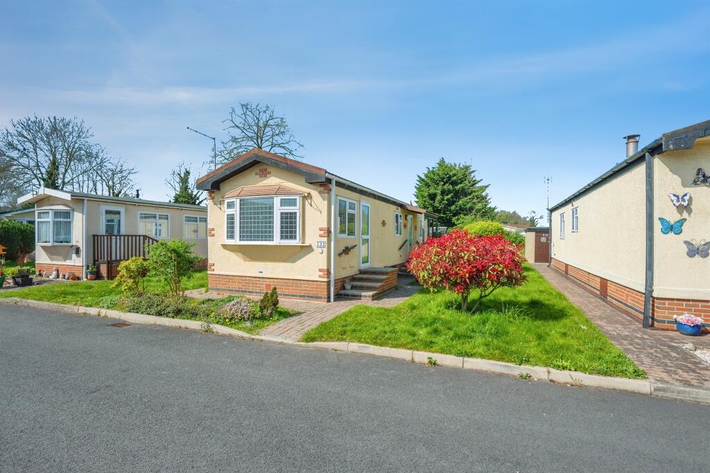 2-bed caravan on Sunflower Close, Alvaston, Derby, £60,000