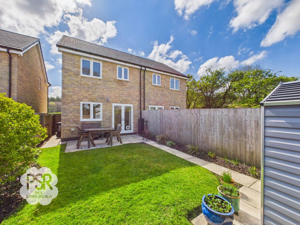 Eley Way, Chapel-En-Le-Frith, SK23 photo 4