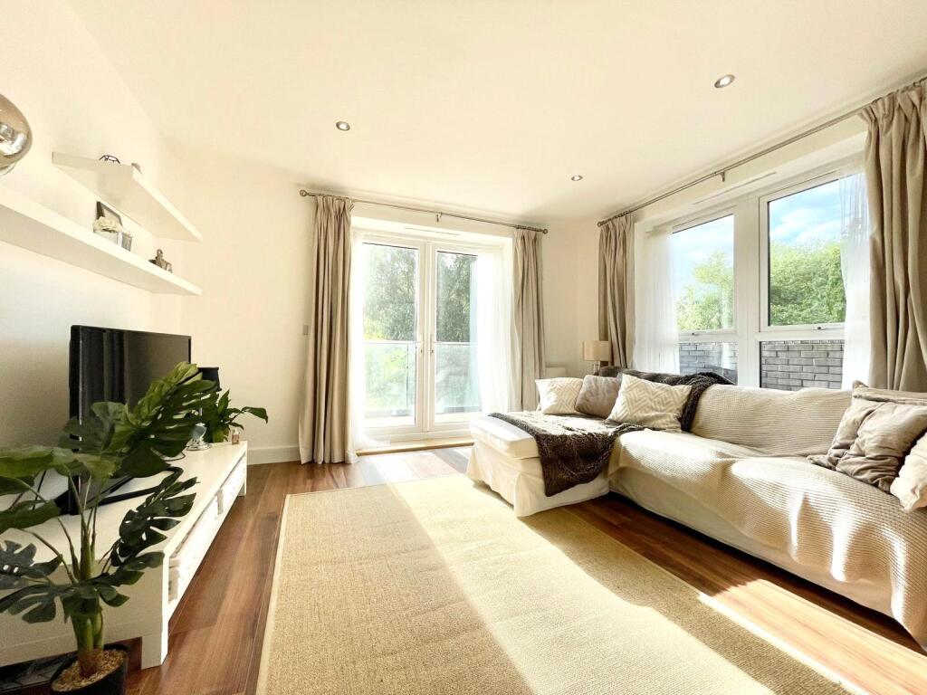 Apartment in Reading - View 2