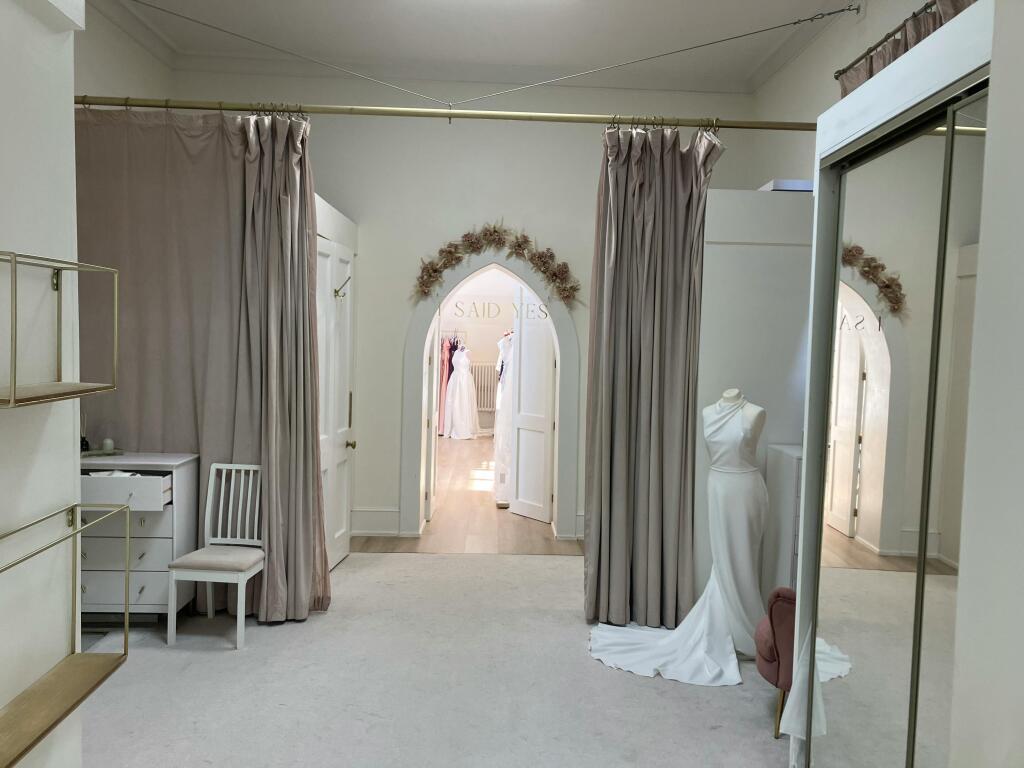 Peverel Suite, 12