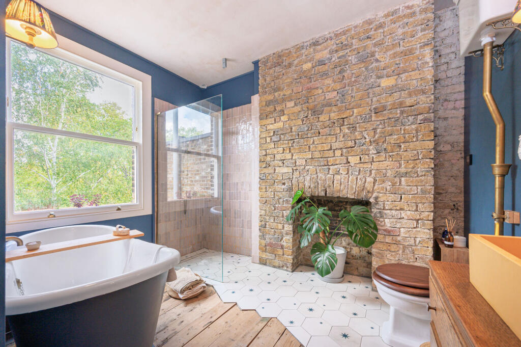 Apartment in London - View 5