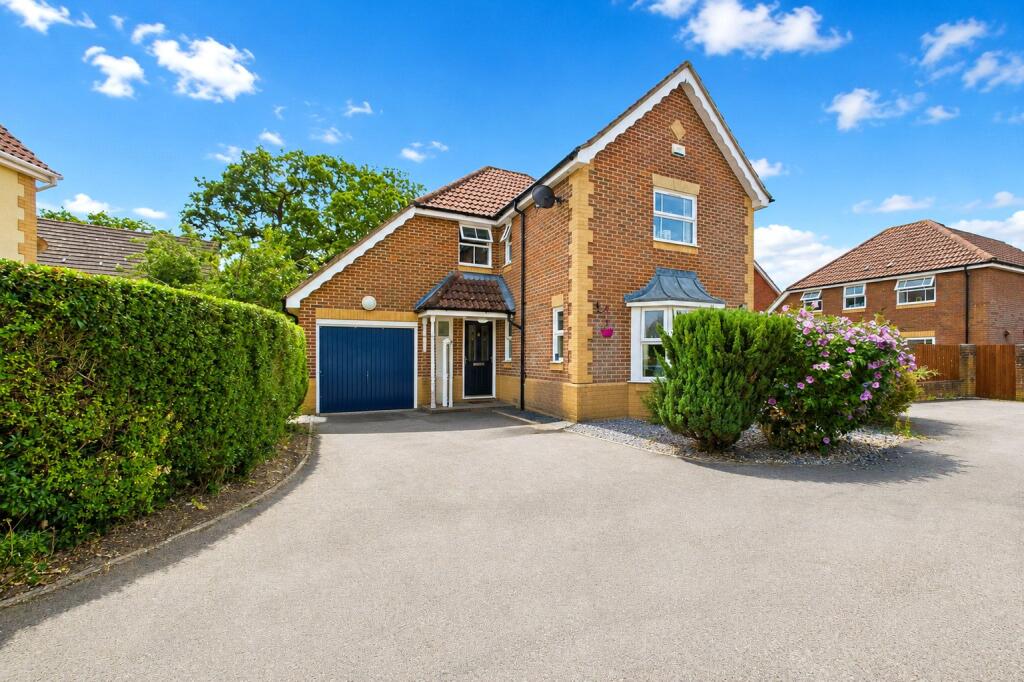 Main image of property: Blagrave Rise, Tilehurst, Reading, Berkshire, RG31