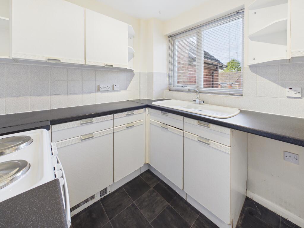 Saffron Drive, Oakwood - View 4