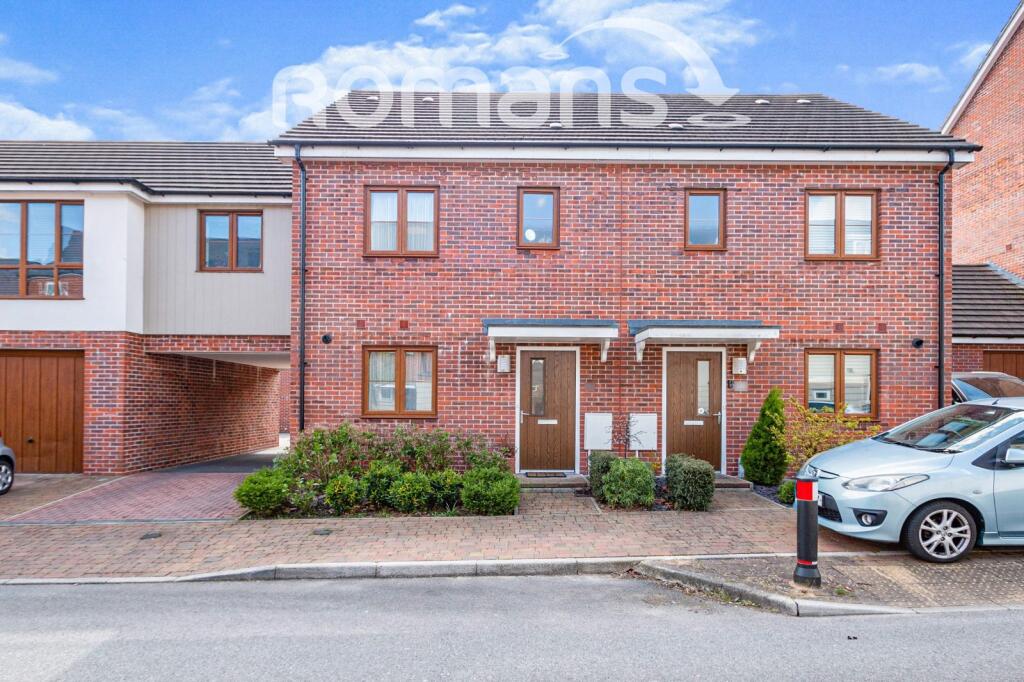 3-bed terraced on Peggs Way, Peggs Way, Basingstoke, £370,000