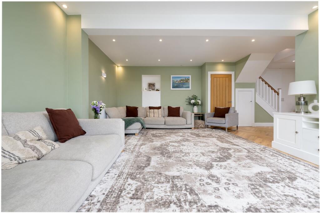 House in Gourock, Cardwell Bay - View 5