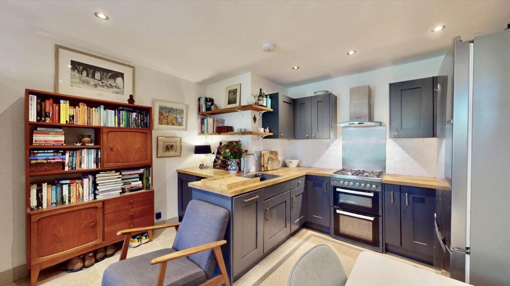 Avenue Road, Highgate, N6 photo 4