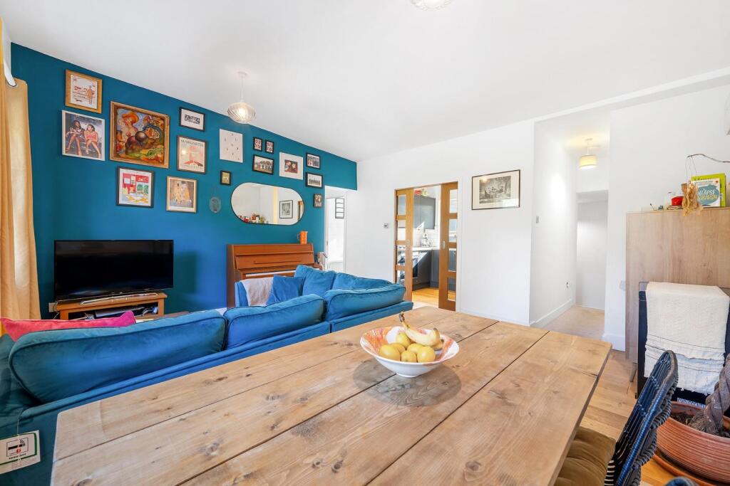 Apartment in London - View 5