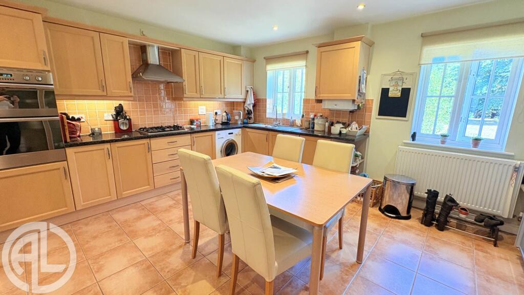 Apartment in North Hertfordshire, Hertfordshire - View 4