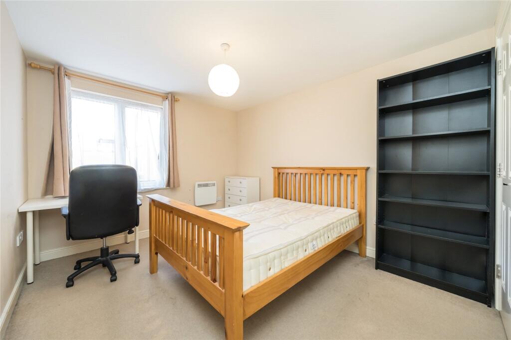 Apartment in London - More