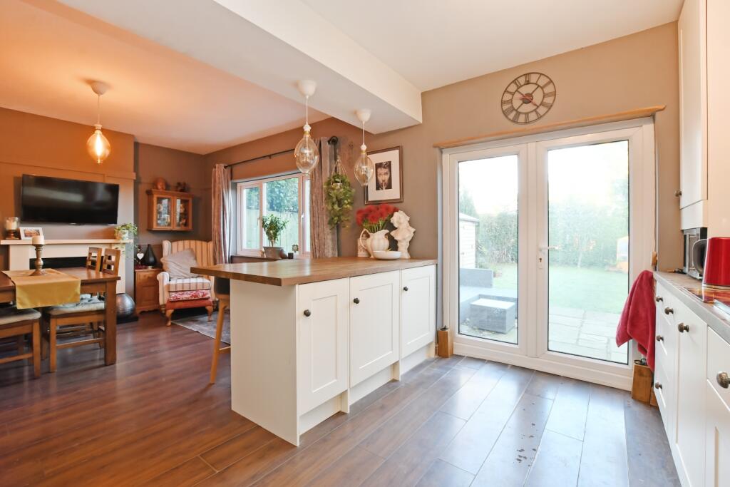 Main image of property: Boythorpe Crescent, Chesterfield, Derbyshire, S40