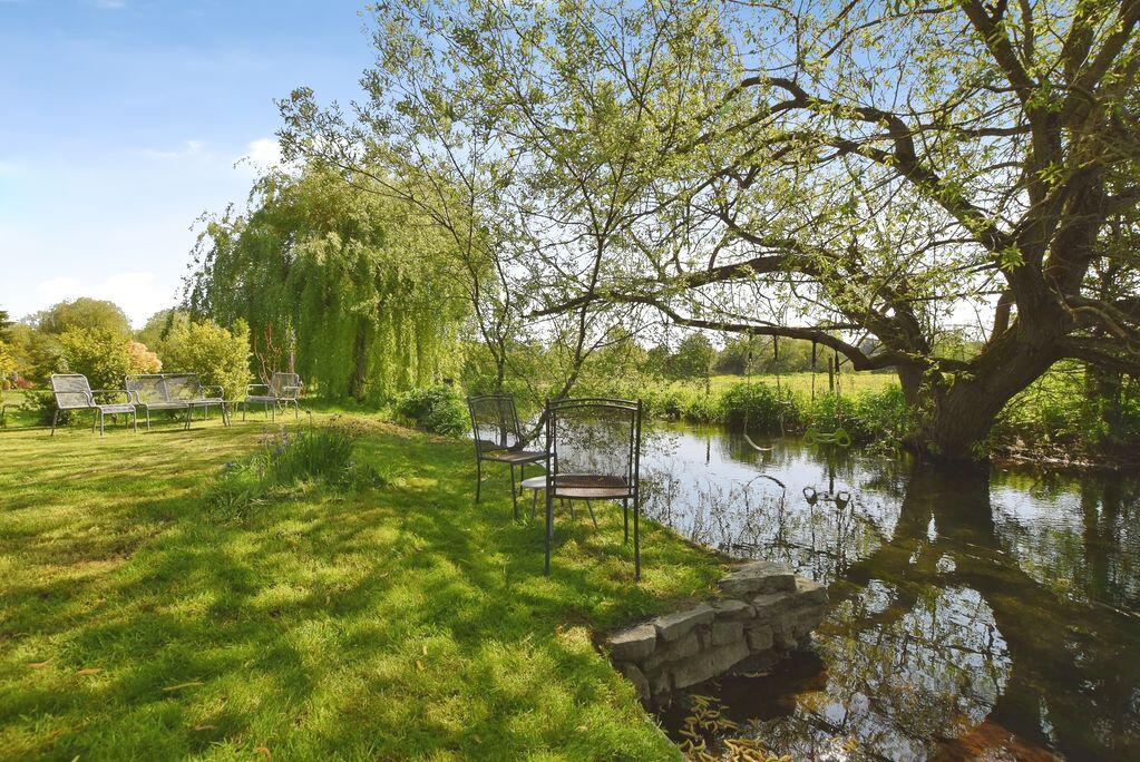 Milford Park, Laverstock                              *** VIDEO TOUR *** photo 2