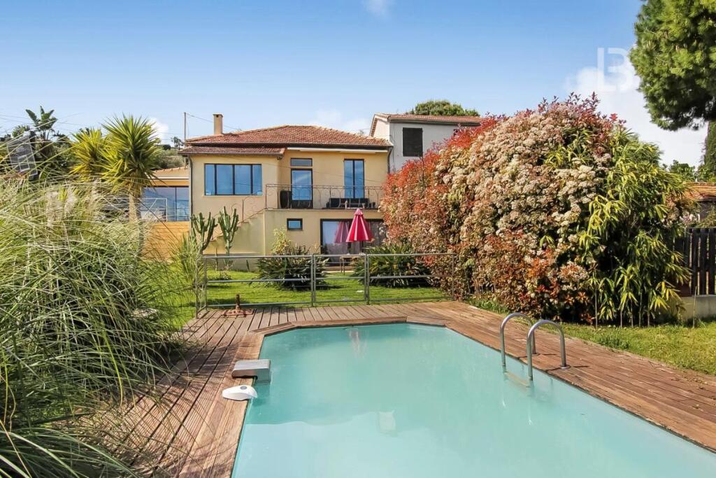 Main image of property: Provence-Alps-Cote d`Azur, Alpes-Maritimes, Golfe Juan