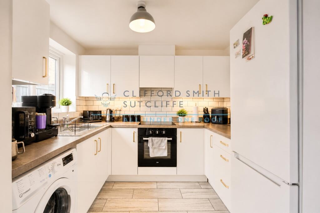 House in Burnley, Rose Grove - More