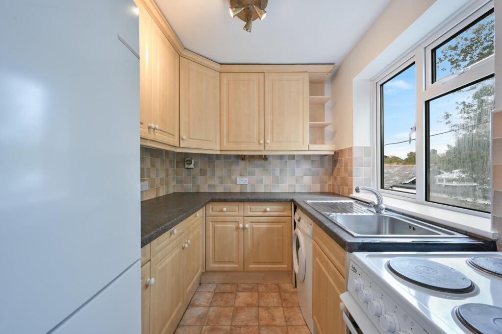 Apartment in Kingston upon Thames - View 5