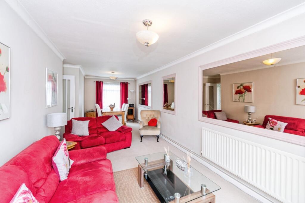 House in Southampton - More