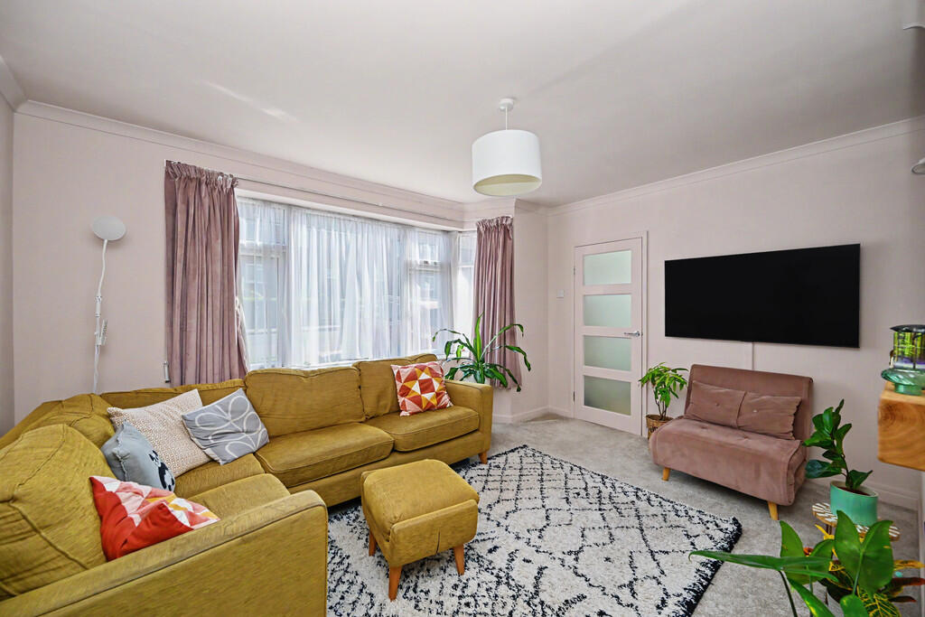House in Rugby, Warwickshire - View 3