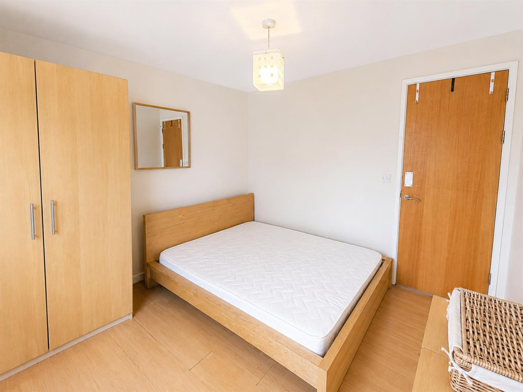 Apartment in Leeds - View 5