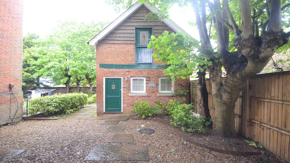 Main image of property: Brunswick Hill, Reading, Berkshire, RG1