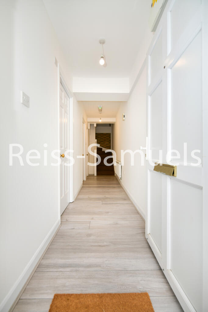 6 bedroom terraced house for rent