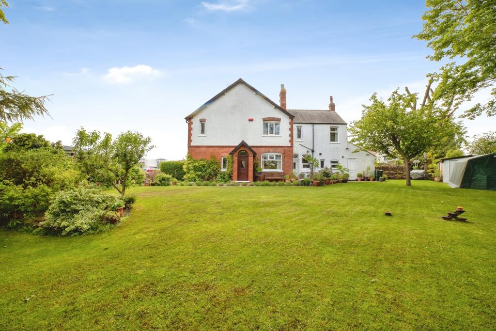 Main image of property: Station Road, Sutton-in-Ashfield, Nottinghamshire, NG17